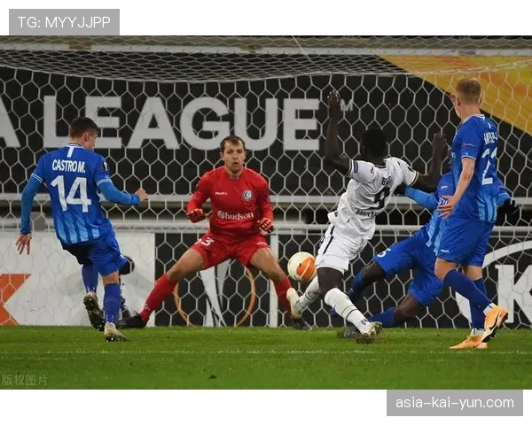 半场：霍芬海姆0-2弗赖堡，格里福完成传射